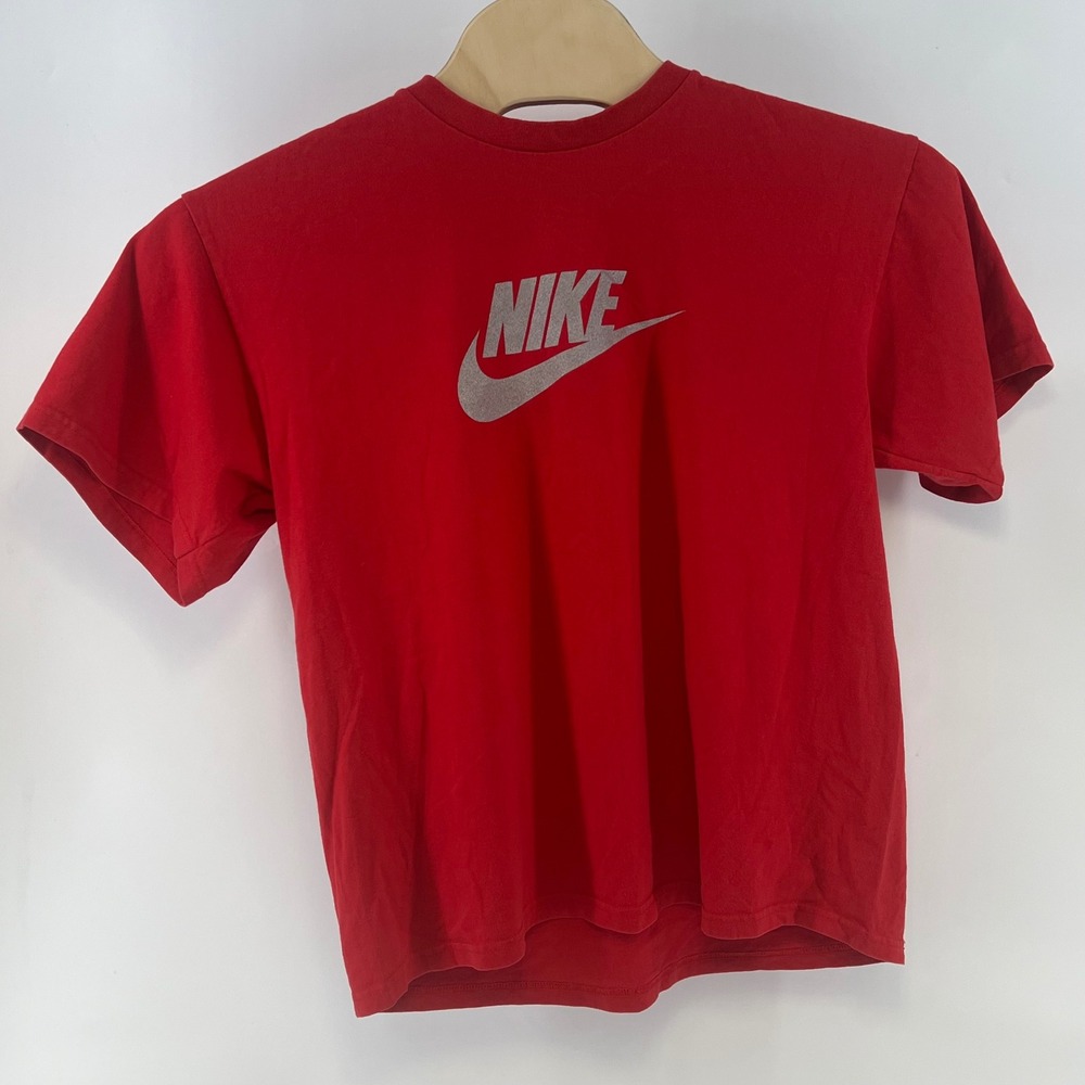Nike‎ Futura Logo Graphic T-Shirt Mens Large Red Silver Swoosh Silver Tag Y2K - Picture 2 of 8
